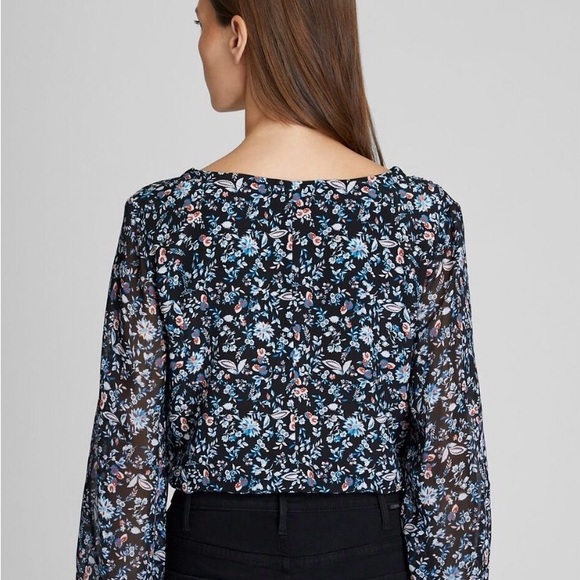 Club Monaco silk blouse - Picture 4 of 13